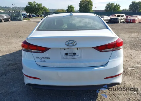 2017 Hyundai Elantra Se z USA, uszkodzony, nr VIN 5NPD84LF2HH108443
